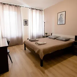 Проживание в семье Hidden Peak Guestrooms, Варшава